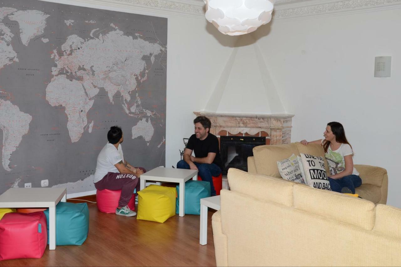 Help Yourself Hostels - Carcavelos Coast Eksteriør bilde