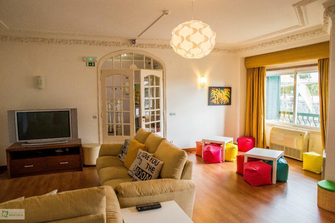 Help Yourself Hostels - Carcavelos Coast Eksteriør bilde